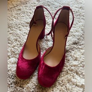 NWT ! J CREW maroon velvet heels with embellished detail.
